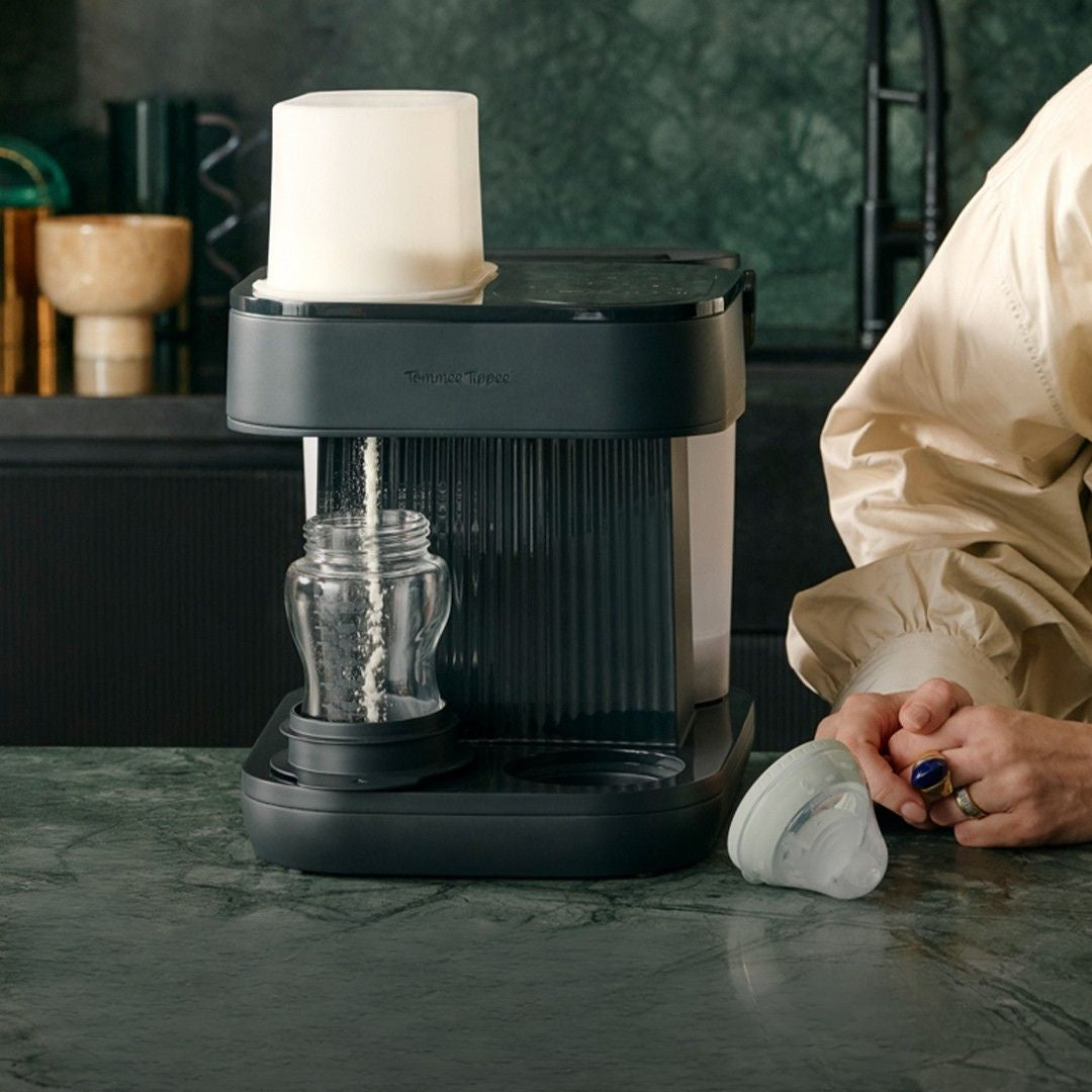 Odkrijte napravo, ki pripravi stekleničko v 2 minutah – Tommee Tippee Perfect Prep® Pro