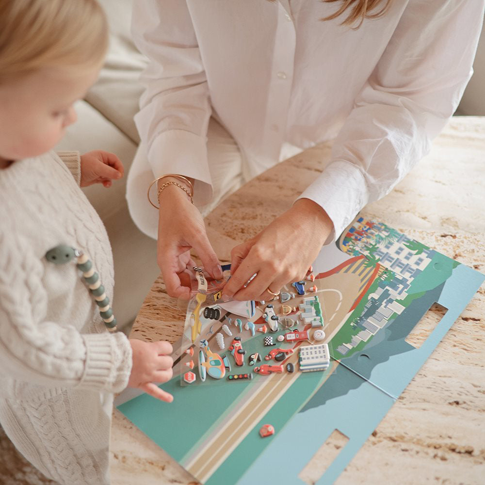 Mushie® Nalepke za večkratno uporabo Race Cars Mushie