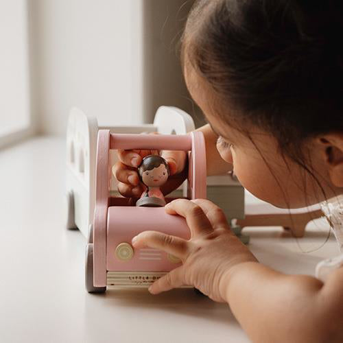 Little Dutch® Lesen avto s prikolico Little Dutch