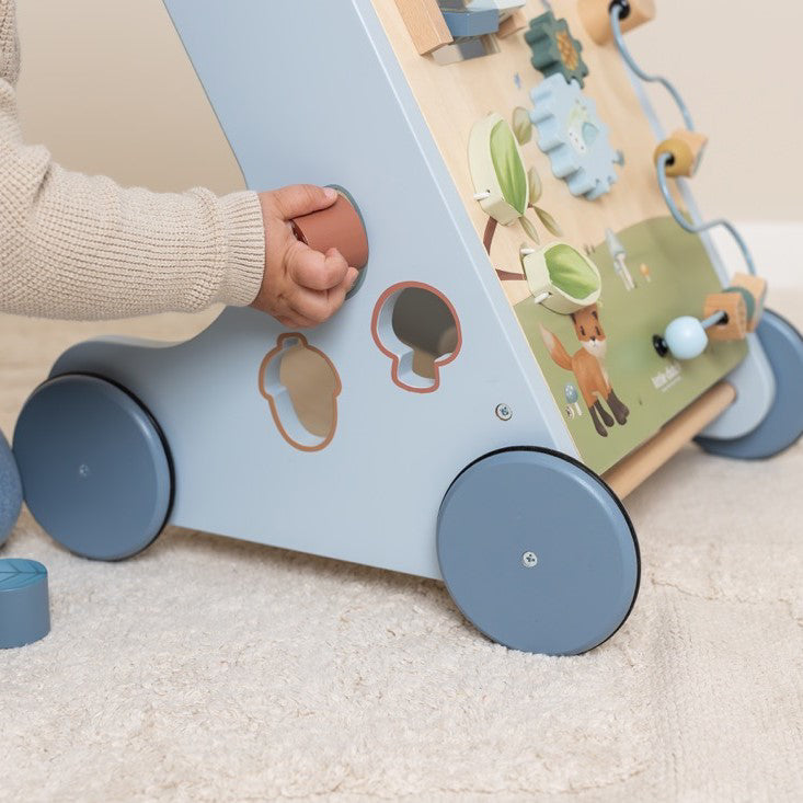 Little Dutch® Aktivnostni leseni voziček Forest Friends Little Dutch