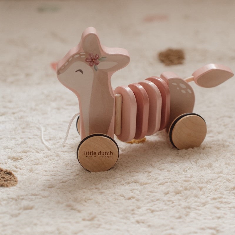 Little Dutch® Lesena igračka na poteg Srnica Fairy Garden Little Dutch