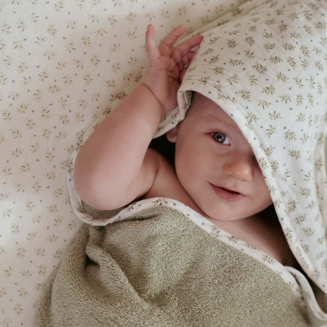 Little Dutch® Brisača s kapuco Blueberry Leaves 75x75 Little Dutch