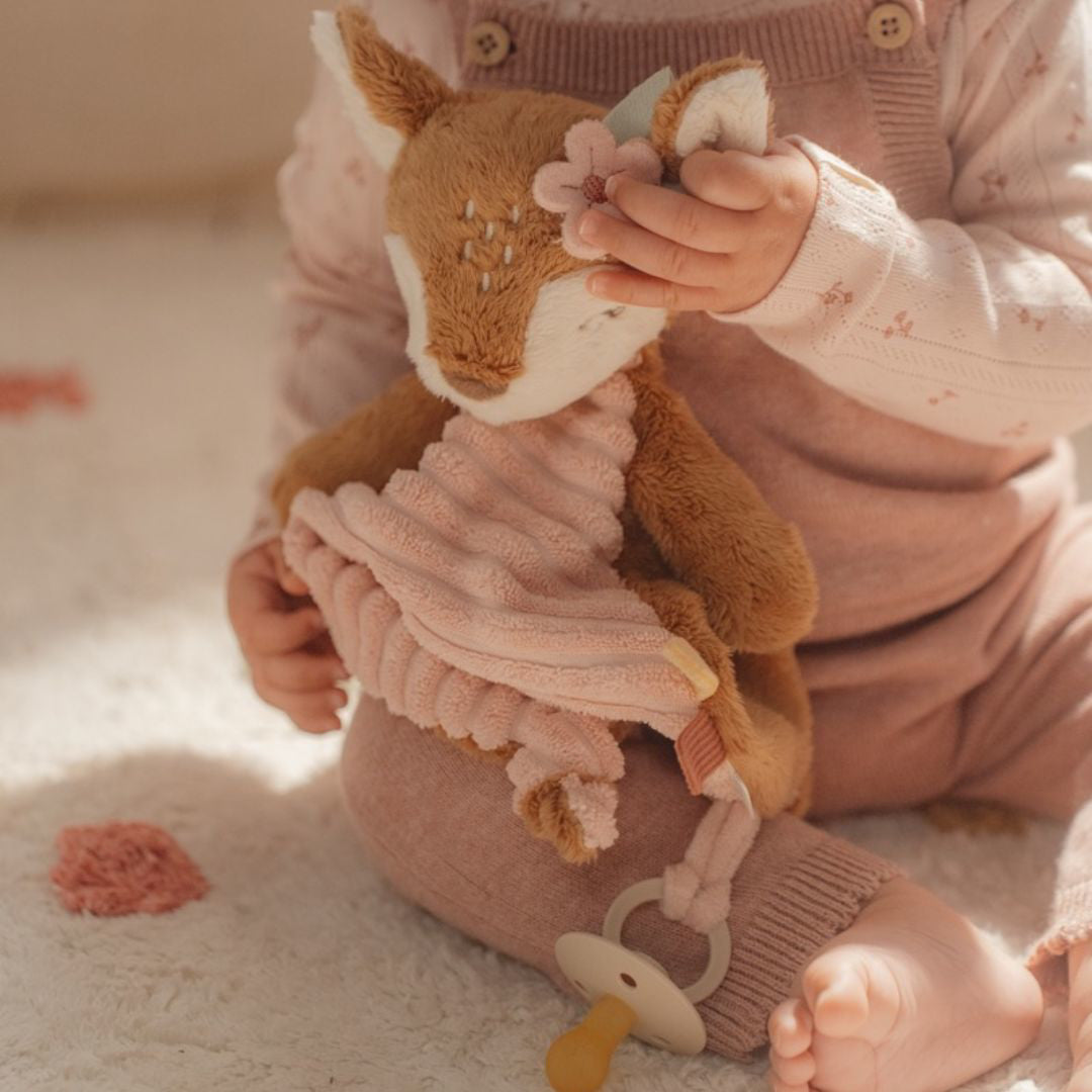 Little Dutch® Ninica in držalo za dudo srnica Fairy Garden Little Dutch