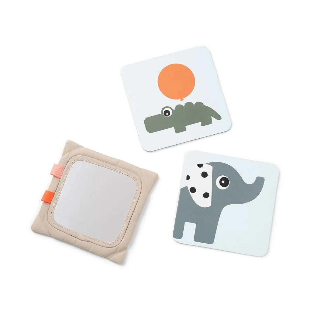 Done by Deer® Držalo za kontrastne kartice Deer friends Done by Deer