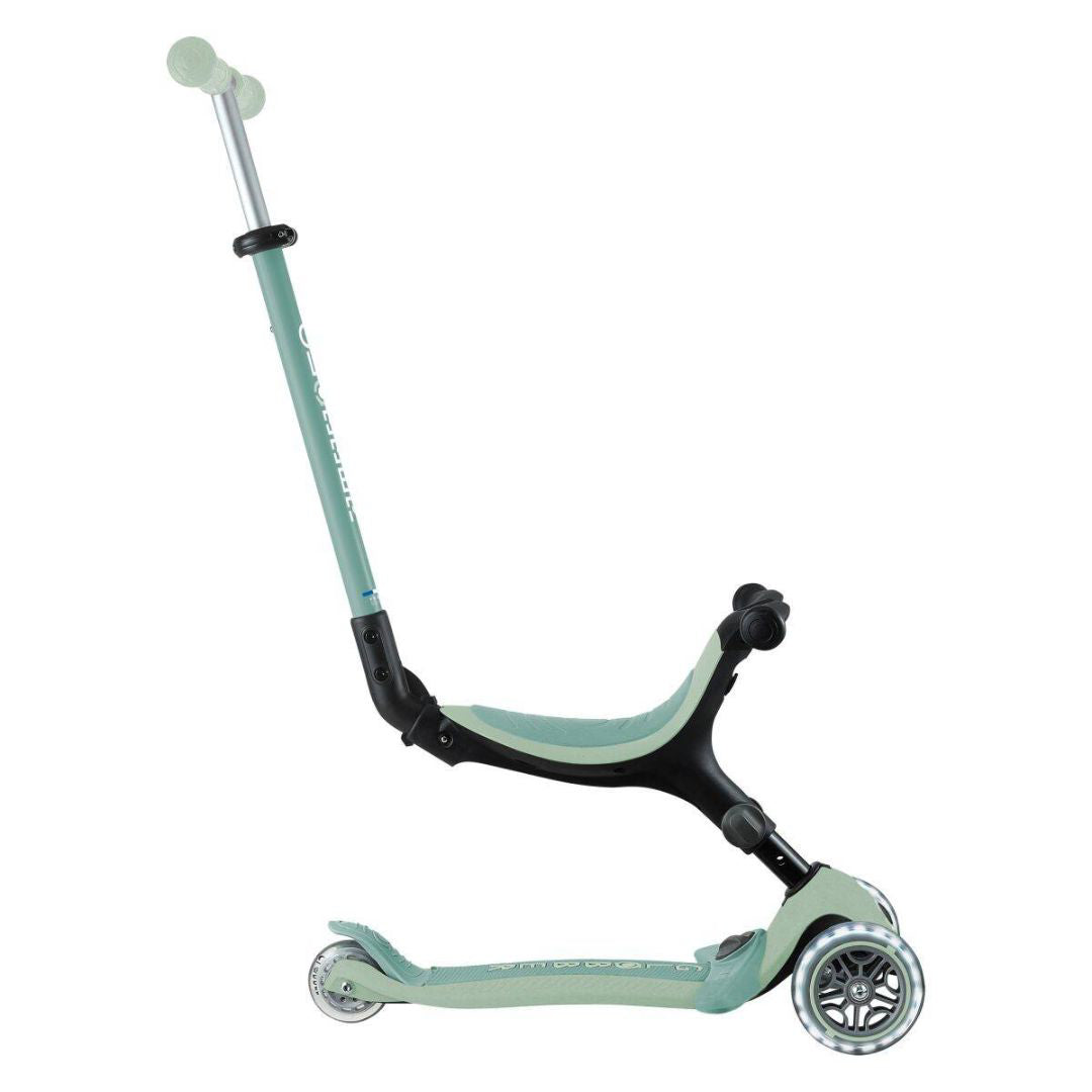 Globber® Zložljivi otroški skiro GO UP Active ECO s svetlečimi kolesi Pistachio Globber