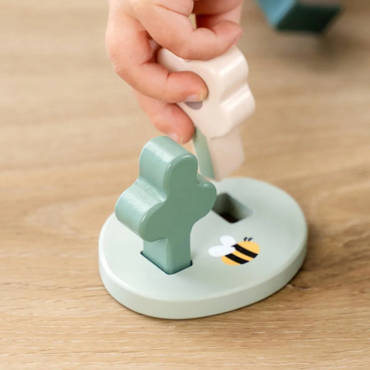 Done by Deer® Leseni hlevček Dotti Done by Deer