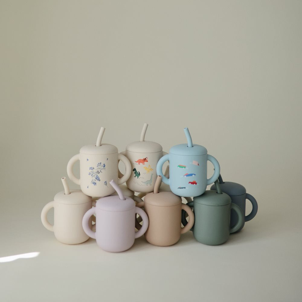 Mushie® Silikonski kozarček s slamico Lilac Flowers Mushie