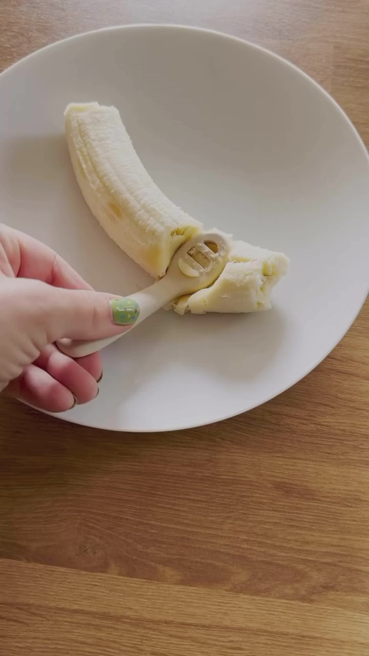 Naloži video: Mushie žličke za uvajanje goste hrane