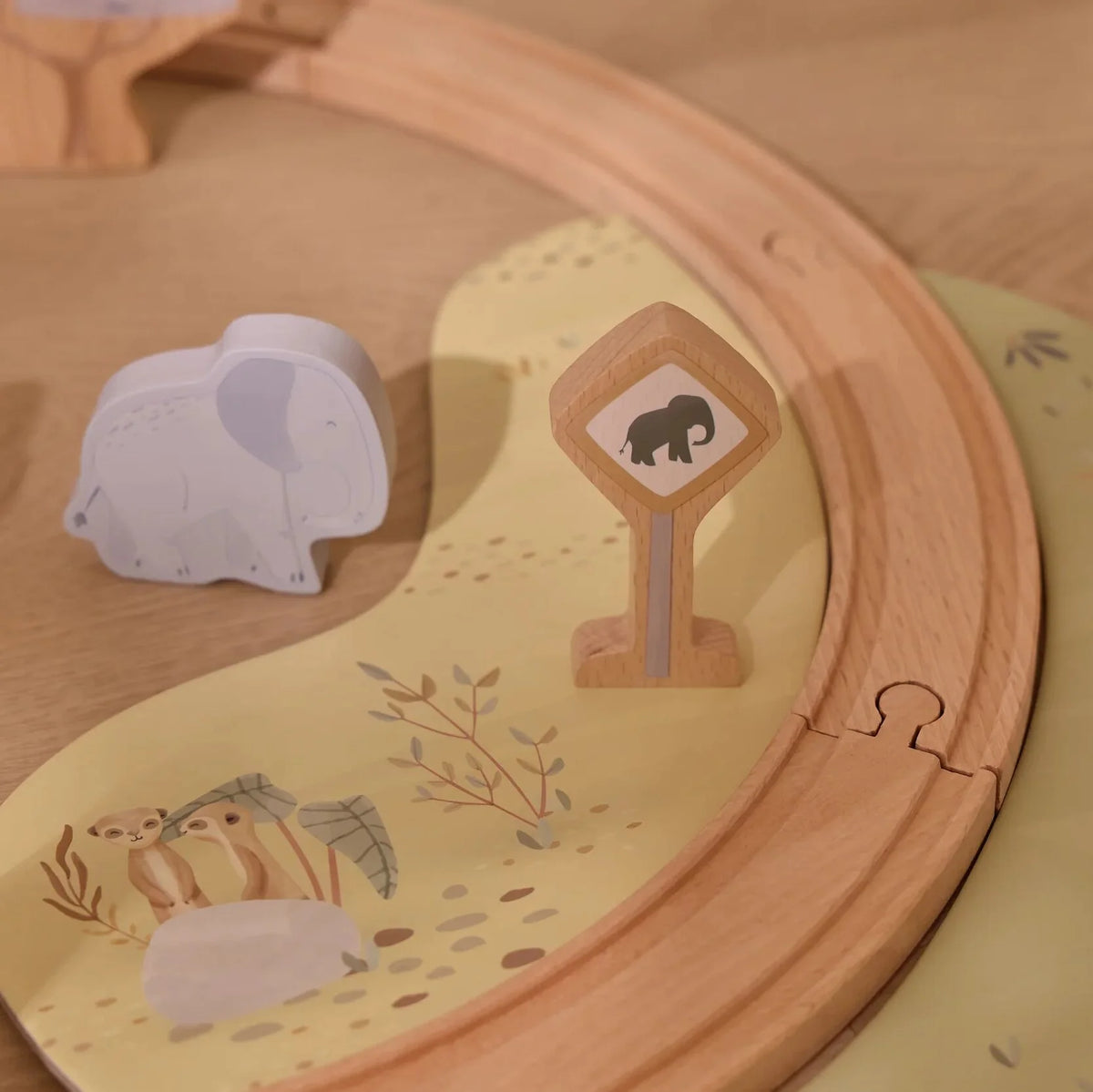 Little Dutch® Pista in legno con treno Safari Friends – slika 6