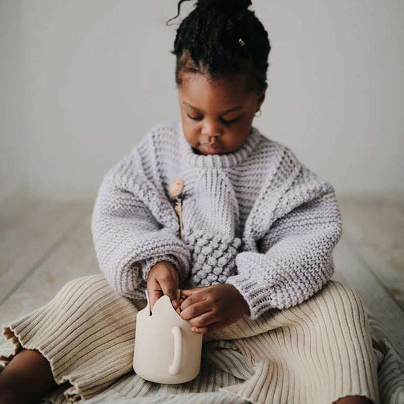 Mushie® Silikonska posodica za prigrizke Cambridge Blue Mushie