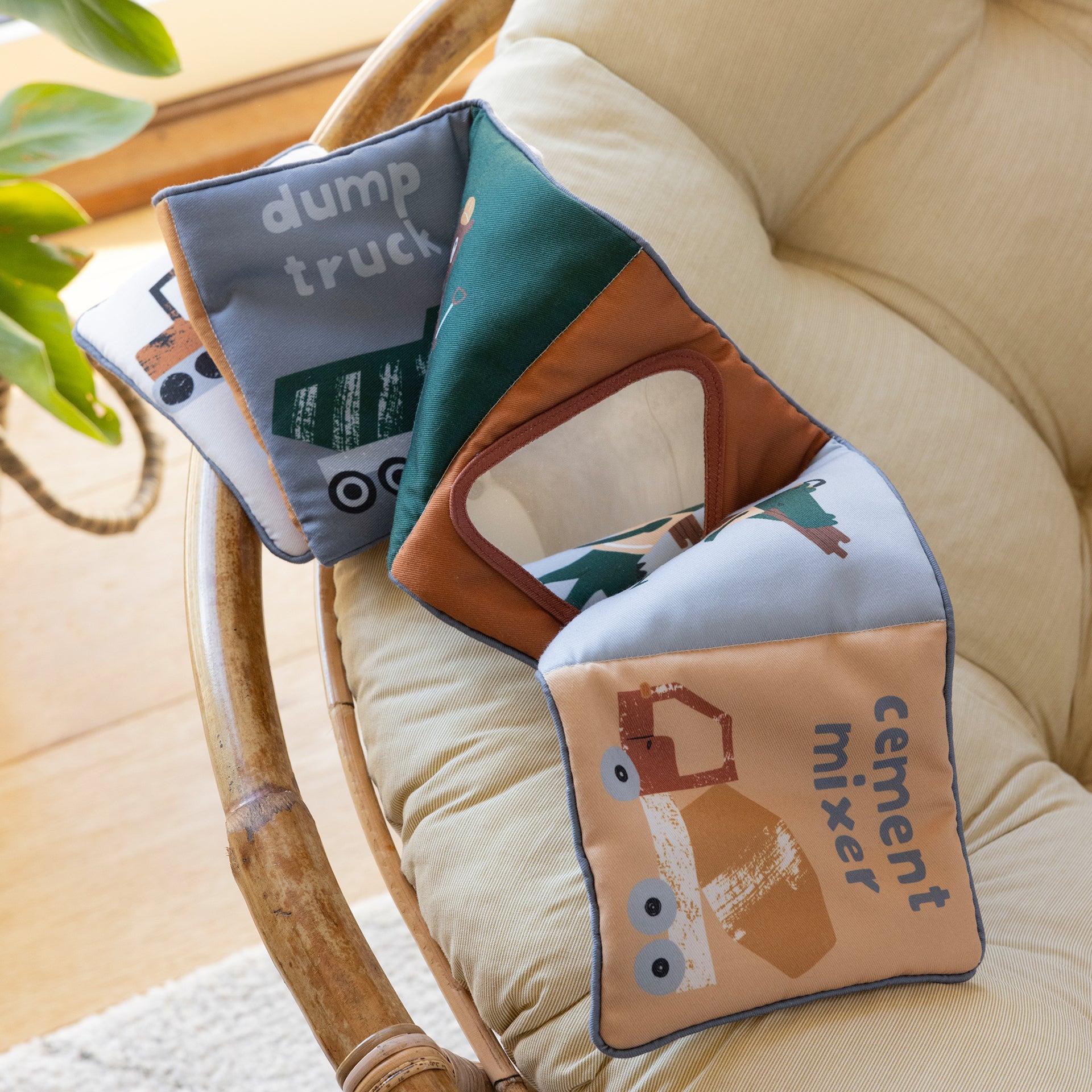 Sebra® Mehka aktivnostna knjigica Busy Builders Sebra