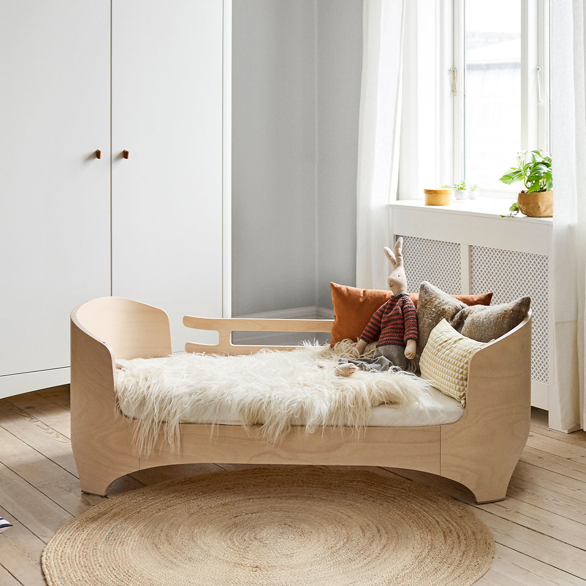 Leander® Otroška posteljica Classic™ Junior 0-7 leta Whitewash Leander