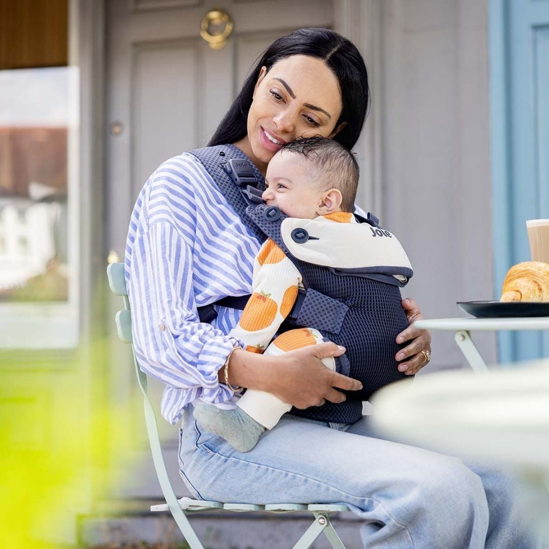 Joie® Ergonomska nosilka Savvy™ Air Front and Back Coal Joie