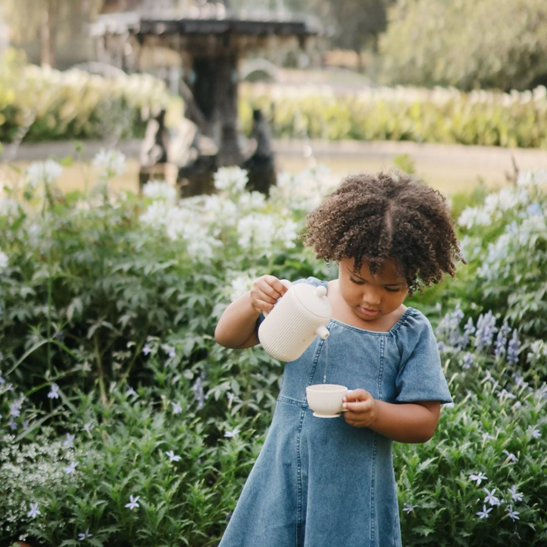 Mushie® Set za čajanko Shifting Sand Mushie