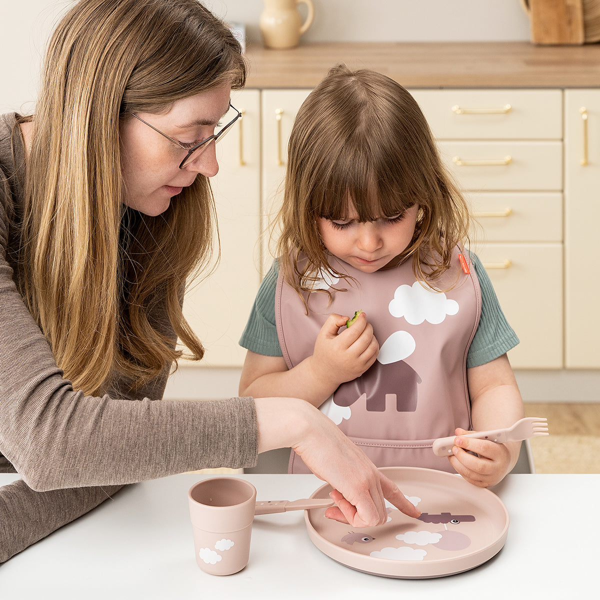 Done by Deer® Otroški krožnik Foodie Happy Clouds Powder Done by Deer