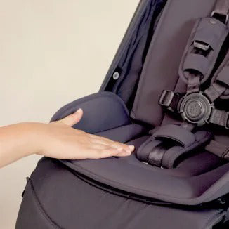 Ergobaby® Kompaktni mestni voziček Metro 3 Onyx Black Ergobaby