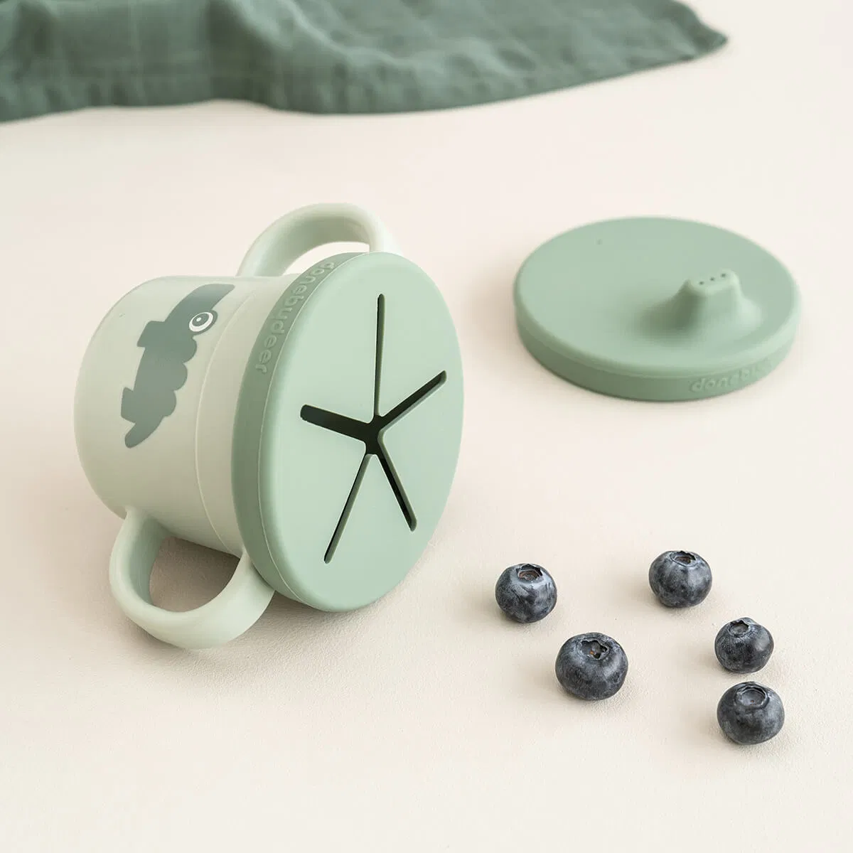 Done by Deer® Lonček s silikonskim nastavkom 3v1 Foodie Croco Green 215ml Done by Deer