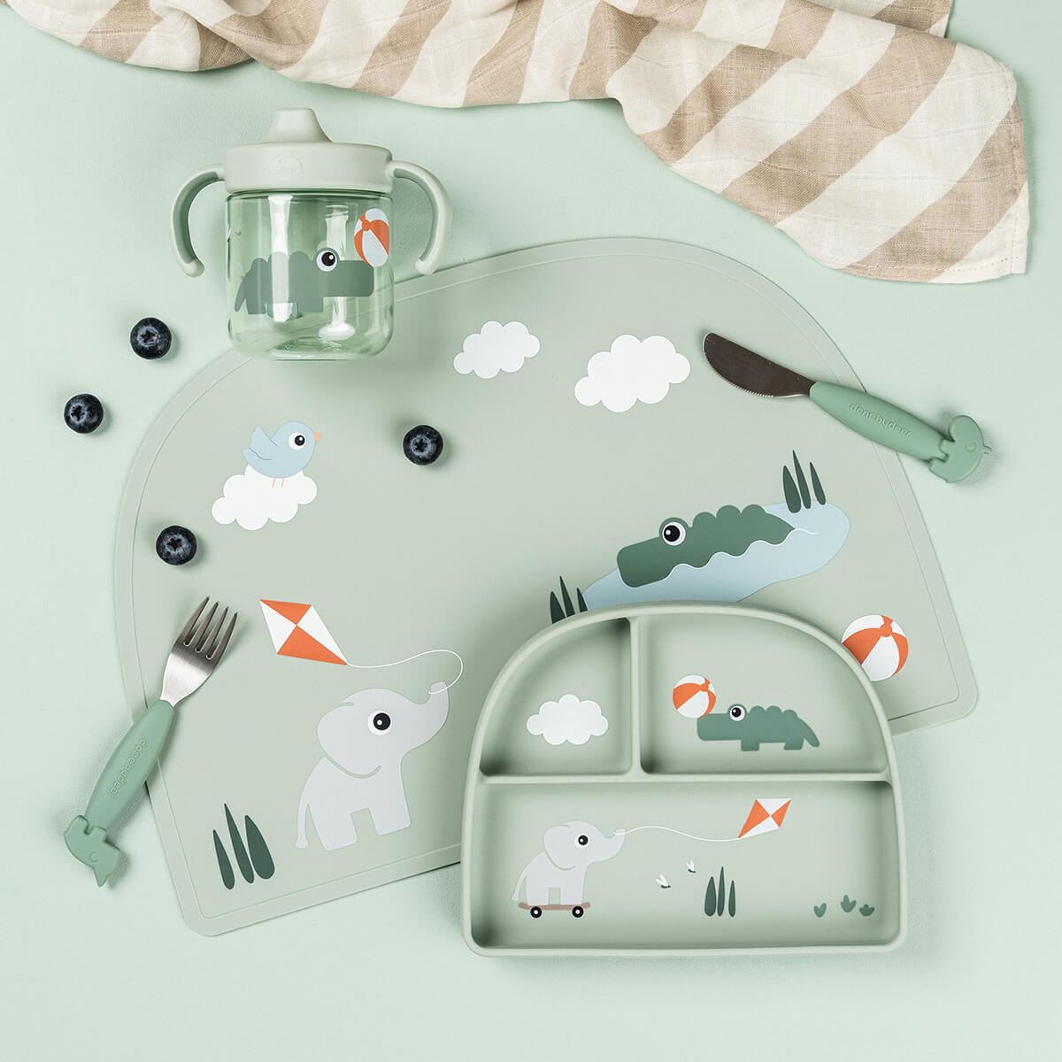 Done by Deer® Jedilni set za učenje z lončkom z ročaji Playground Green
