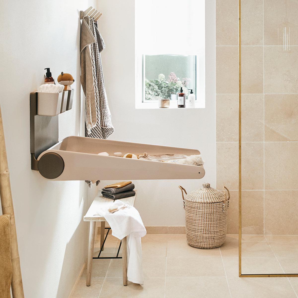 Leander® Stenska previjalna postaja Wally ™ Cappucino Leander