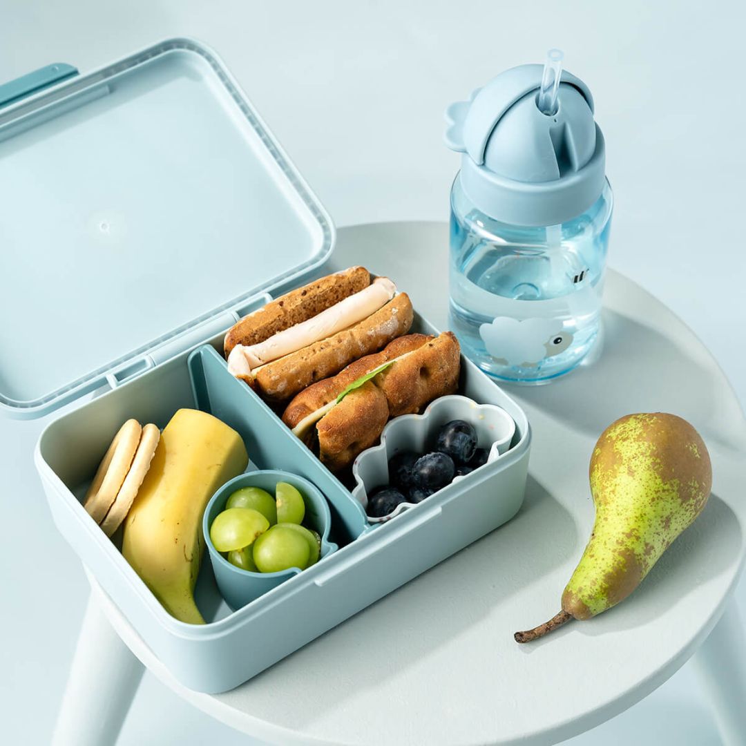 Done by Deer® Otroška posodica za malico/kosilo Tiny farm Blue Done by Deer