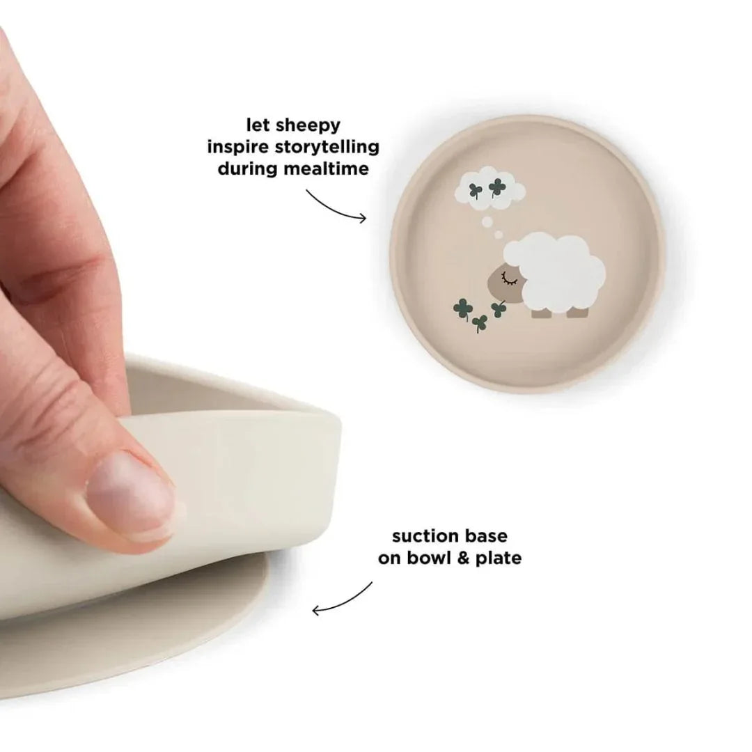 Done by Deer® Otroški krožnik Stick&Stay Tiny farm Sand - Evitas