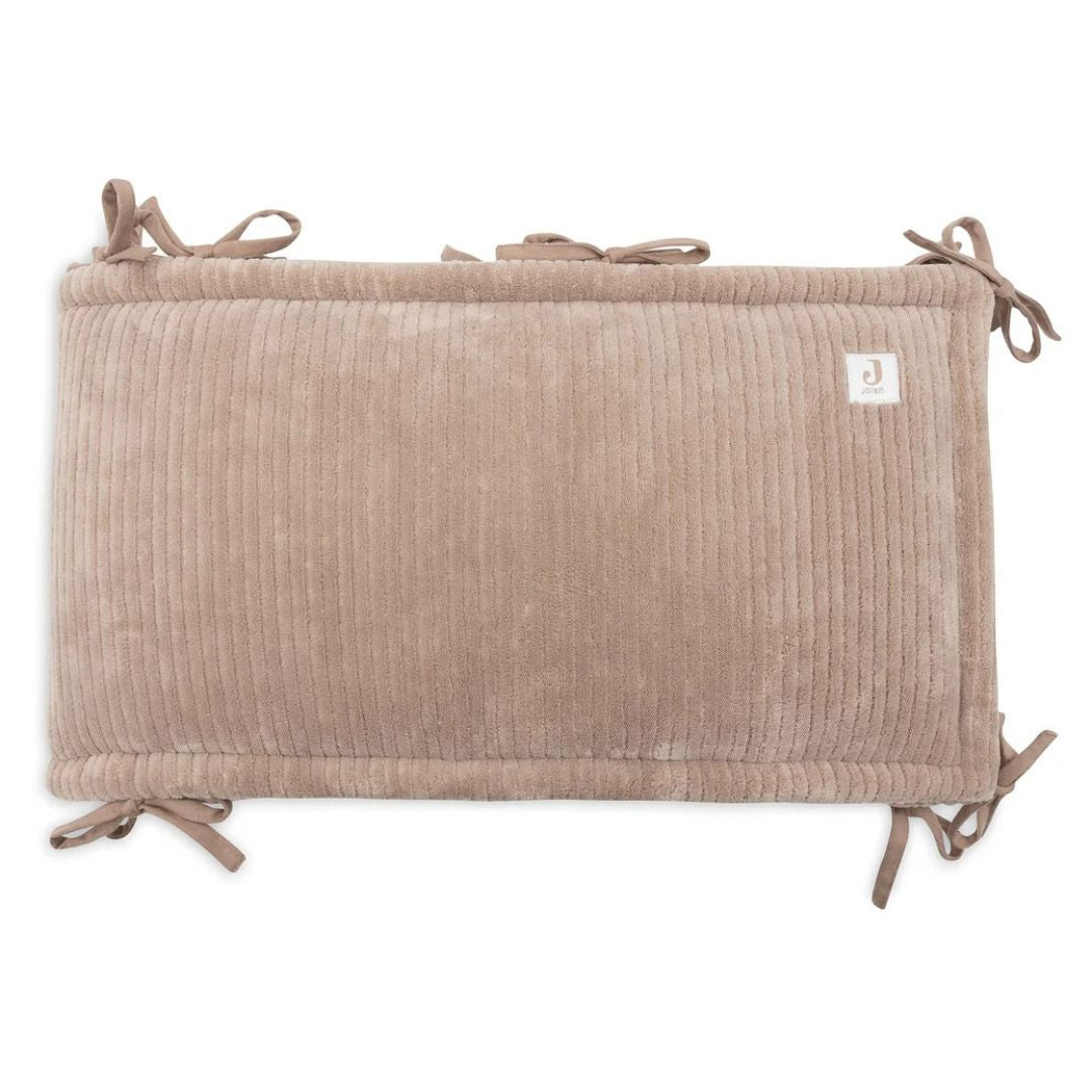 Jollein® Obroba za posteljico Cloudy Rib 180x30 Milky Coffee Jollein