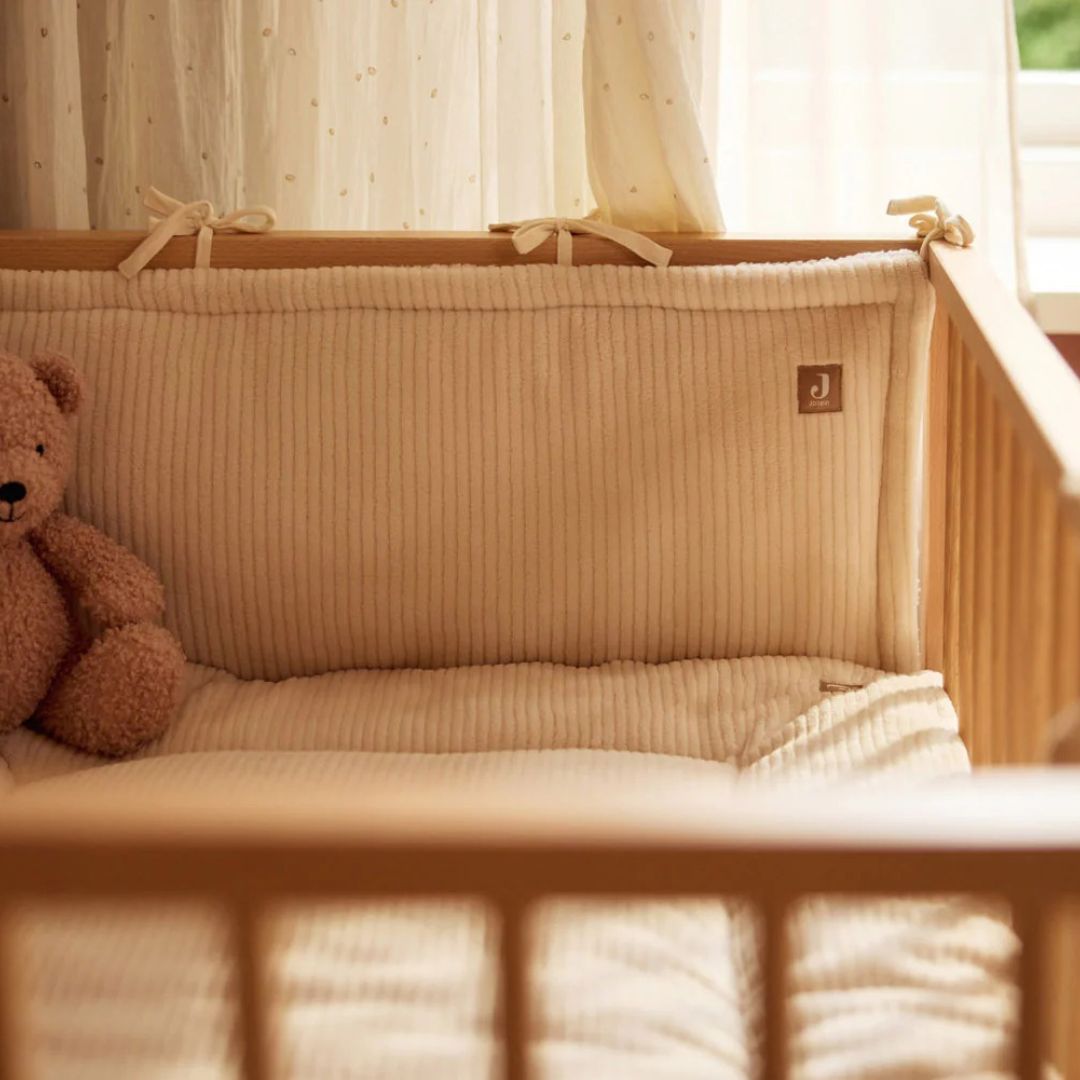 Jollein® Obroba za posteljico Cloudy Rib 180x30 Oatmeal Jollein