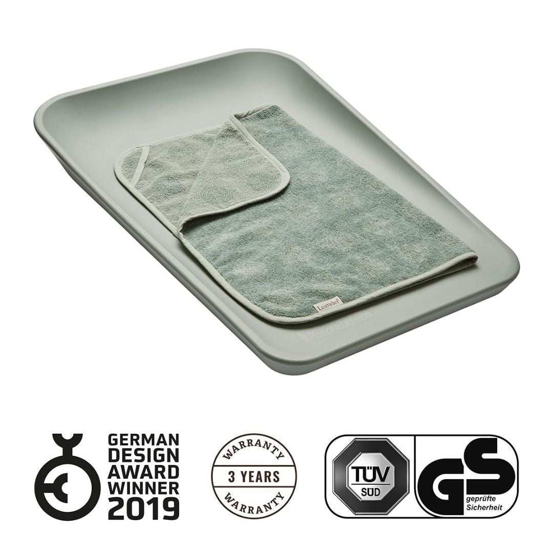 Leander® Previjalna podloga Matty™ Sage Green Leander