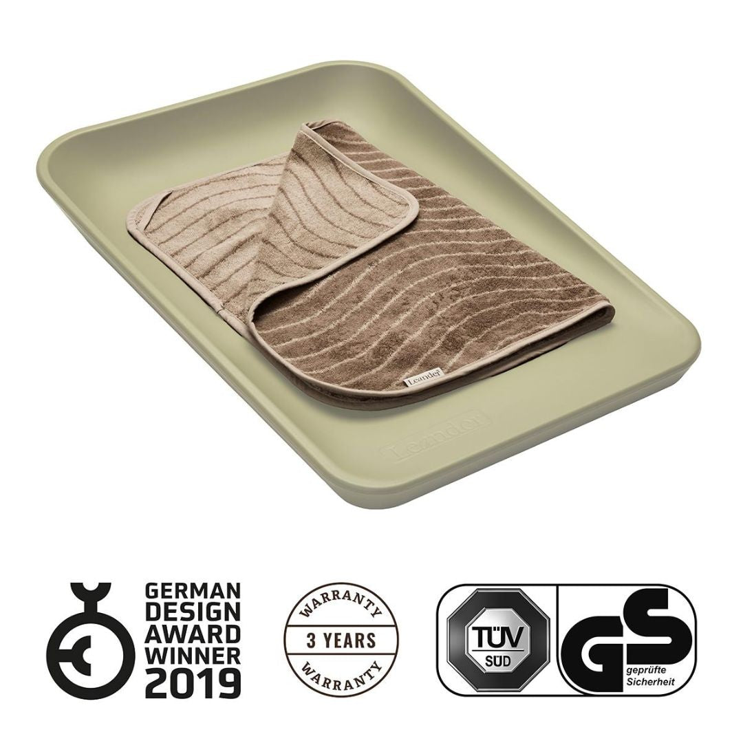 Leander® Previjalna podloga Matty Olive Limited Edition Leander