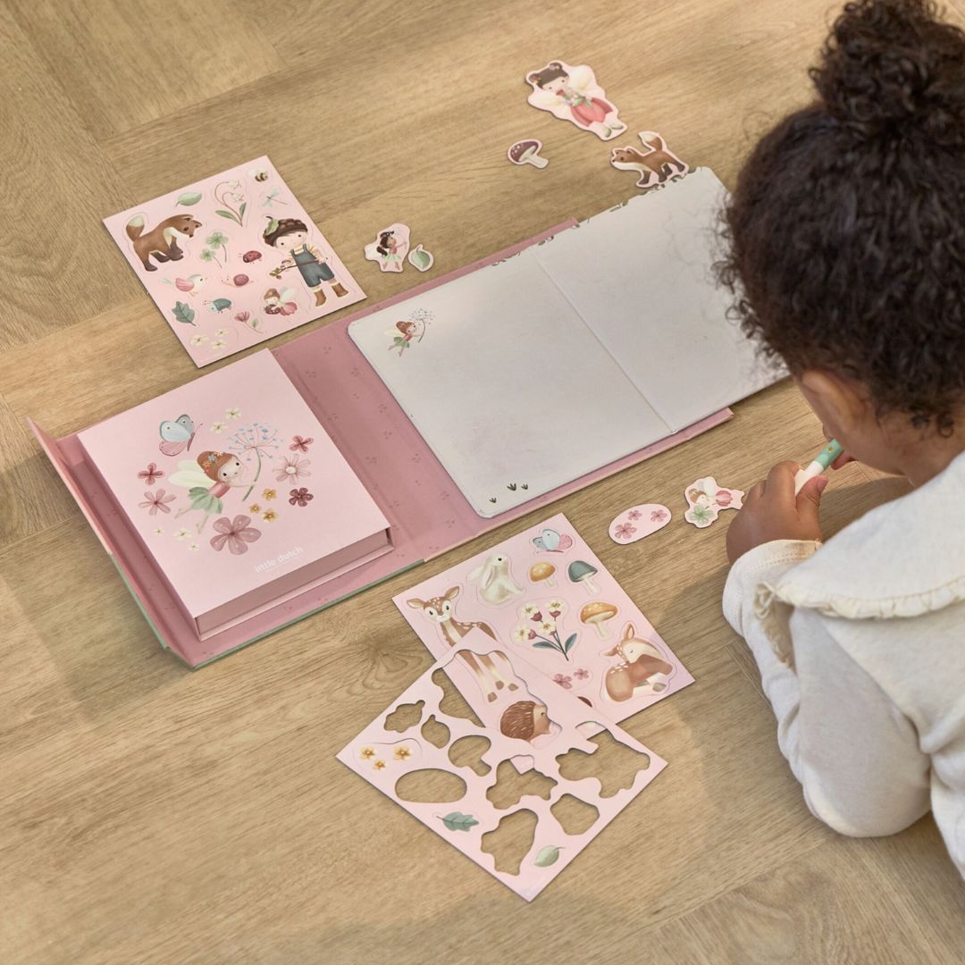 Little Dutch® Libro magnetico delle attività Rosa Fairy Garden