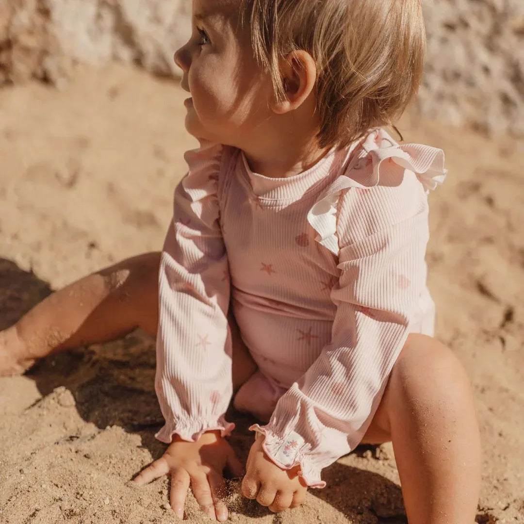 Little Dutch® Otroške enodelne kopalke z dolgimi rokavi Dreamy Seashells Little Dutch