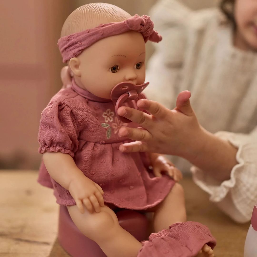 Little Dutch® Punčka ki pije in lula Livia