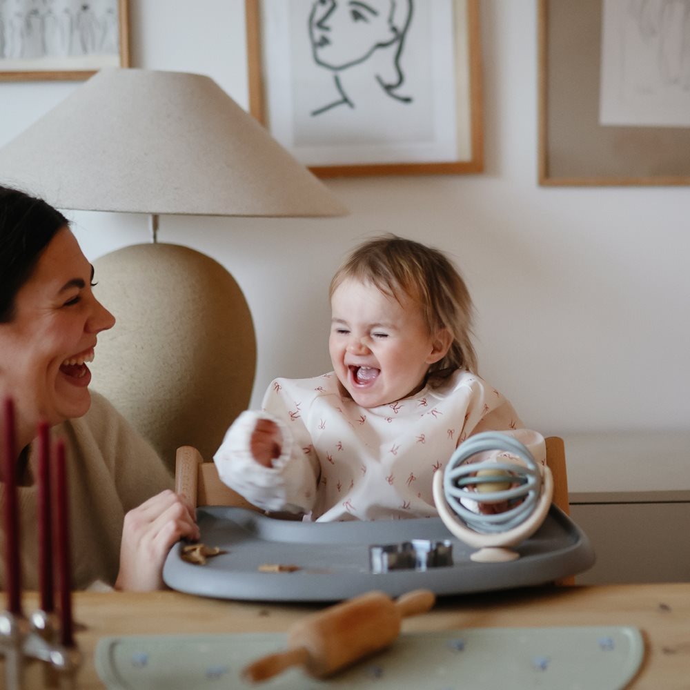 Mushie® Silikonska igrača Spinner Ball Mushie