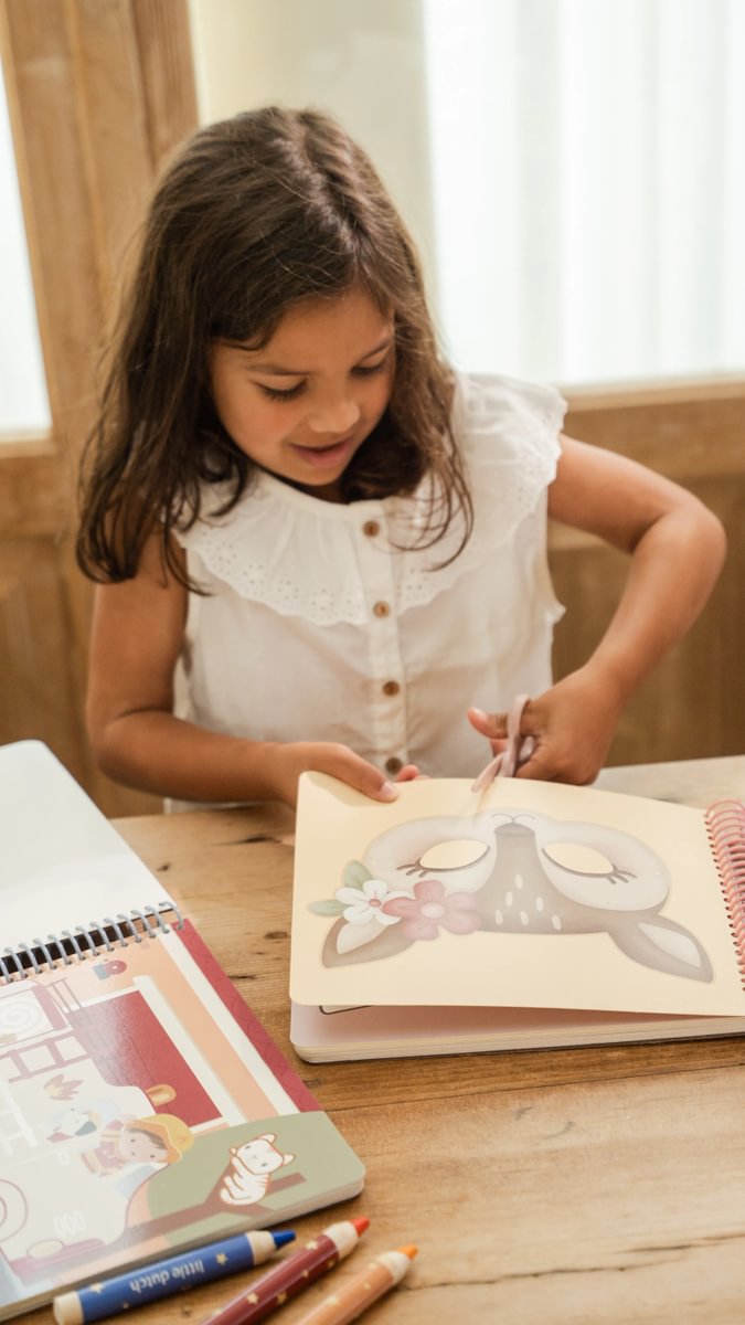 Little Dutch® Knjiga s škarjami Rosa & Friends Little Dutch