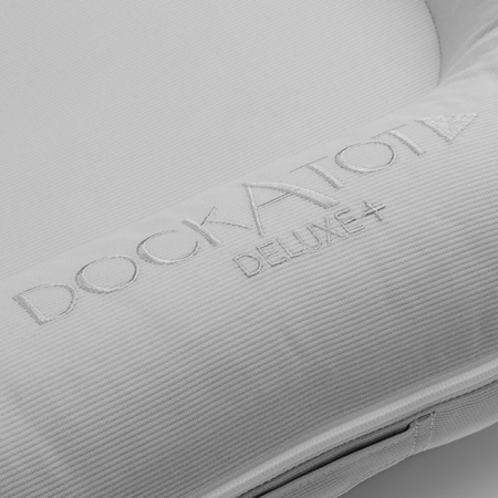 DockAtot® Višenamjensko gnijezdo Deluxe+ Cloud Grey (0-8m)